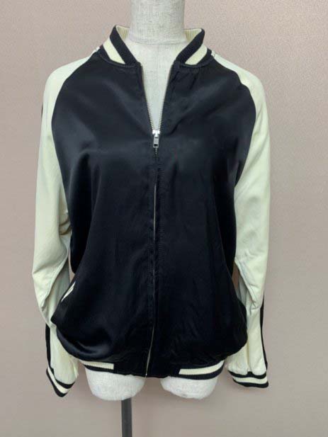 サテンジャケット